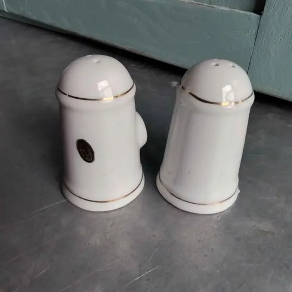 Hollywood Gold Trim Souvenir Salt & Pepper Shaker Set